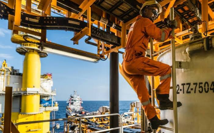 What Are Oil and Gas Engineering Services? - The Engineering Projects