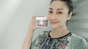 Zamarul hisham,rita rudaini,lia natasha,sheila mambo mengisahkan pergorbanan syafiera untuk. Wow Duduk Rumah Goyang Kaki Pastu Bulan Bulan Tak Kerja Netizen Berita Kopak Media