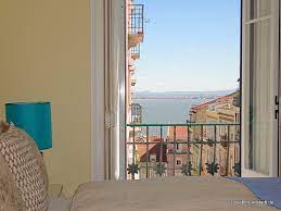 Suche nach wohnungen und appartements in lissabon zum verkauf. Lissabon Altstadt Liebevolle Ferienwohnungen Apartments Unterkunfte In Lisbon Einfach Buchen