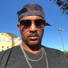 Double-amputee bowls perfect game in Pennsylvania