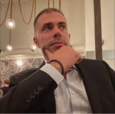 Light your inner fire with powerful breathing exercises and gradual cold  exposure during my "Wim Hof Method Experience" seminars! Join us!  http://bit.ly/wimhofexperience17