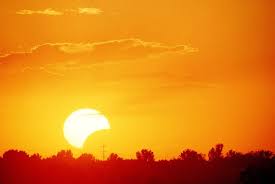 What Happens To Your Eyes If You Look Directly At The Sun During A Solar Eclipse Time Solar Eclipse Eclipse Solar