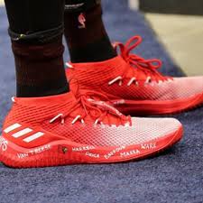 Browse 870 donovan mitchell shoes stock photos and images available, or start a new search to explore more stock photos and images. Donovan Mitchell S Shoes Pay Homage To Louisville S 2013 Championship Sbnation Com