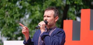 Однако, в данном вопросе святослав вакарчук может дать ему фору: Vybory Vakarchuk Skazal Na Kakih Usloviyah Partiya Golos Podderzhit Zelenskogo Novosti Ukrainy Politika Liga Net