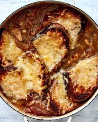 Nyt Cooking On Instagram Susan Spungen Made A Giant Pot Of French Onion Soup It S Perfect For You Just You Or Anyone Else You Re Cozied Up With For The