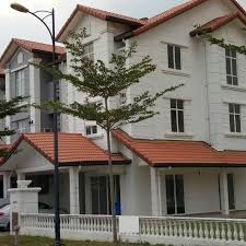 Anda bisa memilih desain pagar rumah, yang mengusung konsep dan tema modern tapi tetap sederhana. Anjung Sari Setia Alam 3 Sty Corner Superlink House Gated Guarded Property For Sale On Carousell