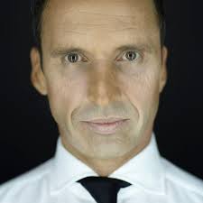 Als Dunja Hayali der Behauptung der AfD-Chefin widerspricht, kommt es zum  Schlagabtausch. 😯