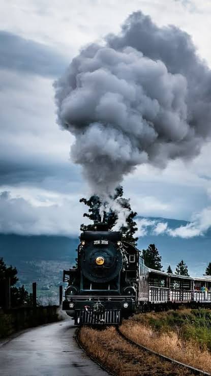 5 Oldest Trains In India