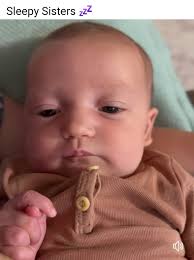 She looks like mom 😅 (and the old diaper pants, the dirty pavement)  Without words 🤦‍♀️🤢