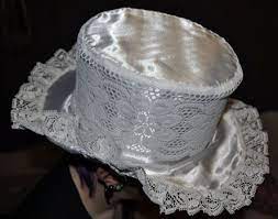 Pin On Crowns Hats Tiaras