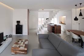 Wie Versteckt Man Eine Treppe Mitten Im Raum Wohnen Wohnung Wohnungseinrichtung