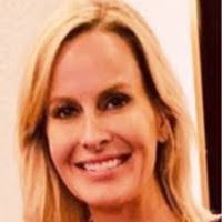 Kim Sierra's Instagram, Twitter & Facebook