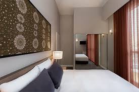 Adina hotel berlin checkpoint charlie offers spacious and fully equipped studios and apartments, room service, sauna and fitness. Adina Apartment Hotel Berlin Checkpoint Charlie Online Buchung