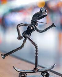 Diy Skateboard Frog Scrap Welding Scrap Metal Art Metal Sculpture Metal Art Projects