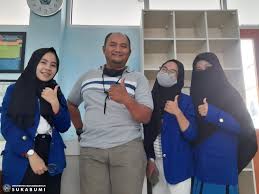 Karya tulis ilmiah dapat dipahami sebagai teks yang ditulis dengan susunan sistematis, serta logis, dan memenuhi kaidah ilmu pengetahuan yang berlaku. Mahasiswa Pendidikan Biologi Ummi Juara 3 Lomba Karya Tulis Ilmiah Nasional Universitas Muhammadiyah Sukabumi