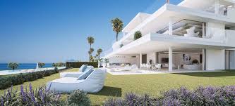 Marbella Spain First Line Beach Ultra Modern Penthouse 4 Bedrooms 810 Sqm Construced Area 3 975 Mio Modern Beach House Beach Apartment Apartments Exterior