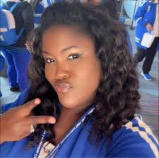 HAILEY VAN LITH IS REUNITED WITH ANGEL REESE 🤞 The former LSU Tigers are  now teaming up in Chicago 👏