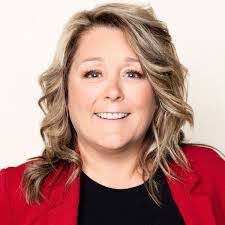 Karen Hillstrom's Instagram, Twitter & Facebook