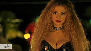 Ebben a videóban újraalkottam opitz barbi instagram képeit! Opitz Barbi Rumba Official Music Video Youtube