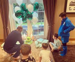 1,76 m (5′ 9″) période pro. Coleen Rooney On Twitter Happy Birthday Waynerooney 35 Today We Love You X