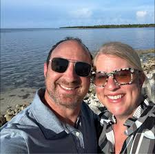 Comment “7” to get 7 days of my online workout program then check your dms!  Shoutout to my amazing brick Adriean @indigo_8732 who just continues to  crush my program. She's lost over