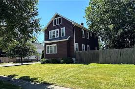 2 Kettering Dr, Tonawanda-Town, NY 14223