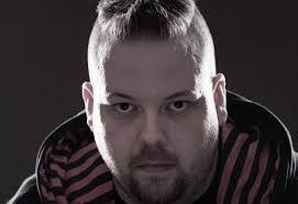 Alex Tosch's Instagram, Twitter & Facebook