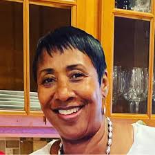 Is there a handyman that can build a trash enclosure like this?