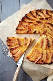 Une Petite Recette Issue Du Livre Recettes De Familles De Ww Un Acien Livre Que J Avais Un Peu Oub Recettes De Cuisine Tarte Fine Aux Pommes Tarte Aux Pommes
