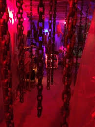 38 Modern Halloween Decorating Ideas For Your Bathroom Halloween Party Diy Scary Halloween Decorations Modern Halloween