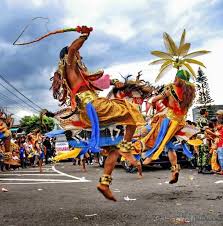 Dokumentari tiga siri mengenai tarian kuda kepang yang diamalkan oleh kumpulan warisan seni sri johor. 15 Kuda Kepang Ideas Traditional Dance Cultural Dance East Indies