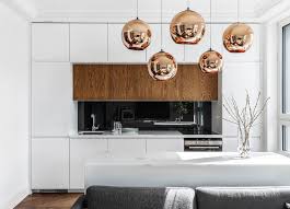 Si el espacio lo permite, una isla en una cocina pequeña puede ser una gran solución para potenciar su comodidad. Algo Mas Que Una Pequena Isla De Cocina Cocinas Con Estilo