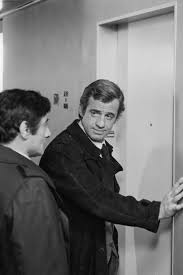 Der vater, der im alter von 17 jahren aus sizilien nach paris gekommen war, zählte bekannte autoren und künstler wie albert camus zu seinen freunden, die regelmäßig bei ihm zu besuch waren. Jean Paul Belmondo Pictures And Photos Jean Paul Belmondo Jean Paul Paul Belmondo