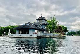 Wau Winet Island - 1000 Islands - memoryln.net