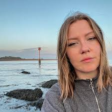 Lindsey Franklin's Instagram, Twitter & Facebook