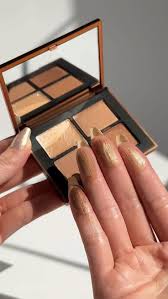 glena dee (deenonoi)