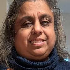 How many days to spend at Disneyland versus California Adventure?