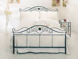 Pas De Nom Adli Kullanicinin Deco Maison Panosundaki Pin 2020 Karyola Yatak Tasarimlari Yatak Mobilyasi