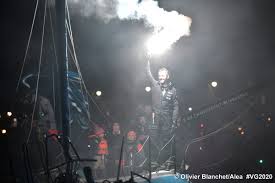 Charlie dalin a franchi la ligne d'arrivée du vendée globe ce mercredi 27 janvier 2021 à 20 h 35 minutes et 47 secondes. Y7ix48brgvs87m