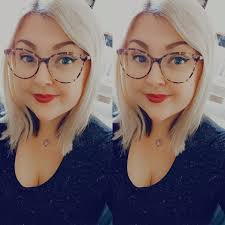 I'm looking for a hairdresser who is very reputable and reasonably priced.