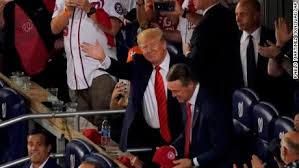 33,097,549 likes · 695,552 talking about this. Abucheos Y Aplausos Para Trump En Un Partido De Beisbol En Washington Cnn Video
