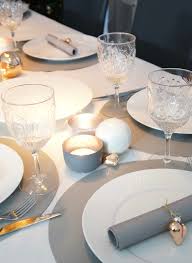 Deko ideen mit stoffen flair fashion home. Dekoideen Fur Eine Festliche Tischdekoration An Weihnachten