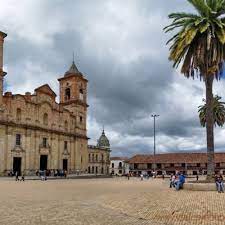 Zipaquirá is a a cute colonial town of some 70,000 people about an hour north of bogotá in the cundinamarca province. Zipaquira Cundinamarca Zipaquirabonito Twitter