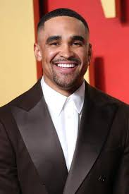 I don't know a nicer, softer, more attractive male smile. How do you  perceive it?💘💘💘