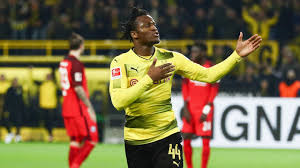 Michy batshuayi has shared his love for. Retter Gegen Frankfurt Bvb Superheld Batshuayi Manchmal Ist Fussball Magie Borussia Dortmund Sport Bild