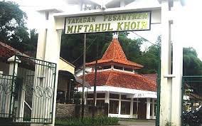 Untuk data lengkapnya insya alloh akan saya posting di artikel berikutnya. Pesantren Mahasiswa Miftahul Khoir Bandung Pesantren Laduni Layanan Digital Untuk Negeri