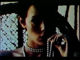 دانلود فیلم سینمایی Emmanuelle 1974 با زیرنویس چسبیده