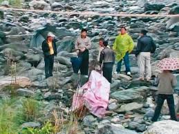 2少女詭死河床警靠虎頭內褲揭驚世母子共謀殺人｜東森新聞