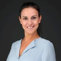 100+ perfis com “Hall”