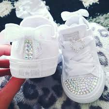 ✓ fotogeschenke, geschenke mit gravur ✓ ► jetzt inspirieren lassen! Die 10 Besten Bilder Zu Wedding Chucks Notlikeyou Customized Converse Chucks In 2020 Braut Sneaker Converse Hochzeit